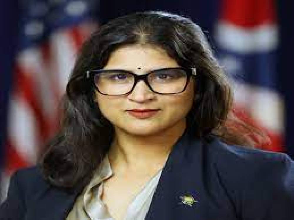 भारतीय मूल की मथुरा श्रीधरन बनीं अमेरिका की सॉलिसिटर जनरल, बिंदी पहनने पर हुईं ट्रोल