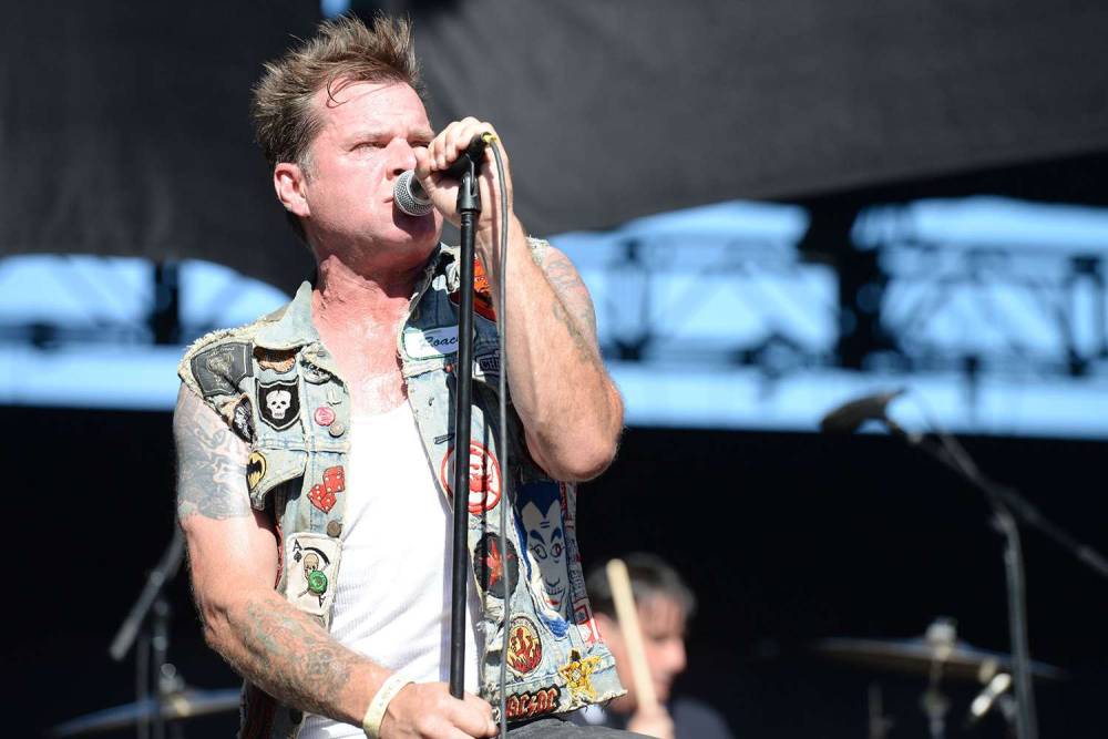 जंकयार्ड बैंड के प्रसिद्ध गायक डेविड रोच का निधन, आक्रामक त्वचा कैंसर से 59 वर्ष की उम्र में अंतिम सांस ली