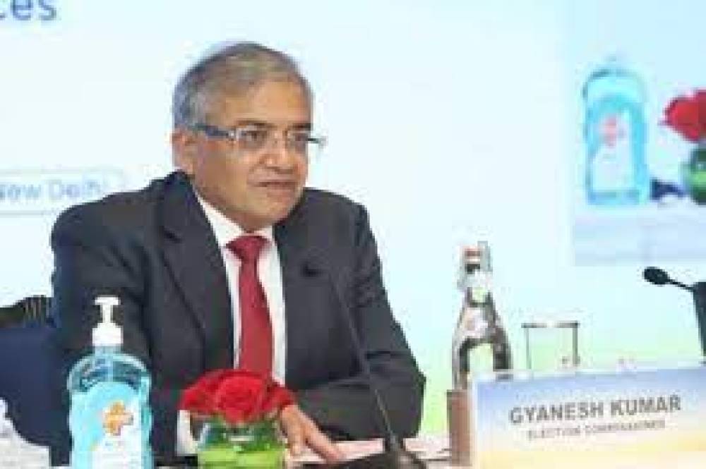 चुनाव आयोग की सख्त प्रतिक्रिया : "सभी दलों के लिए बराबरी"