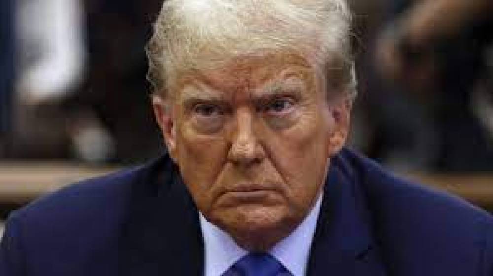 अमेरिकी राजनीति में हलचल: ट्रंप के विवादास्पद बयान, बेरोजगारी आंकड़ों पर घमासान