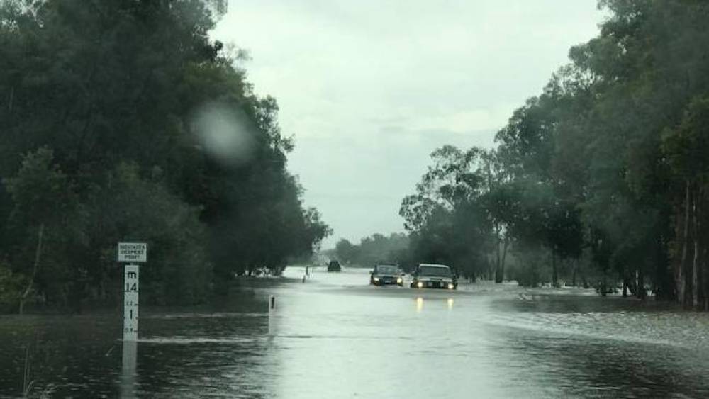 सप्ताहांत की योजनाएं बिगाड़ सकता है मौसम, कई शहरों में तेज़ बारिश का अलर्ट