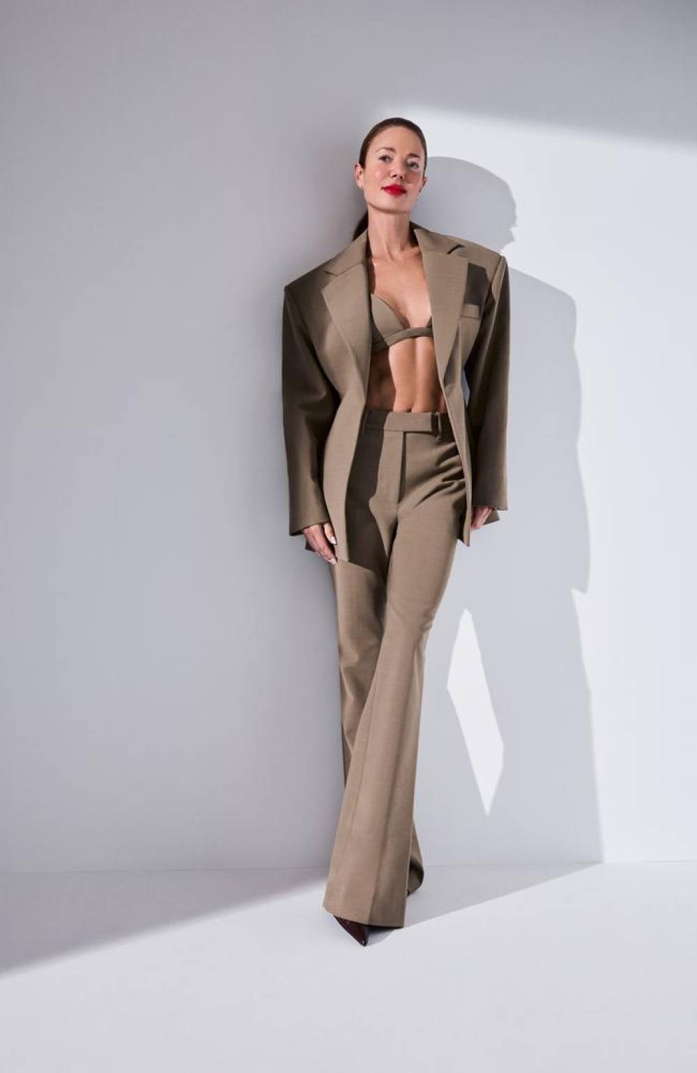 दीना ब्रॉडहर्स्ट ने खोला दिल का राज़, कन्फर्म किया रोमांस