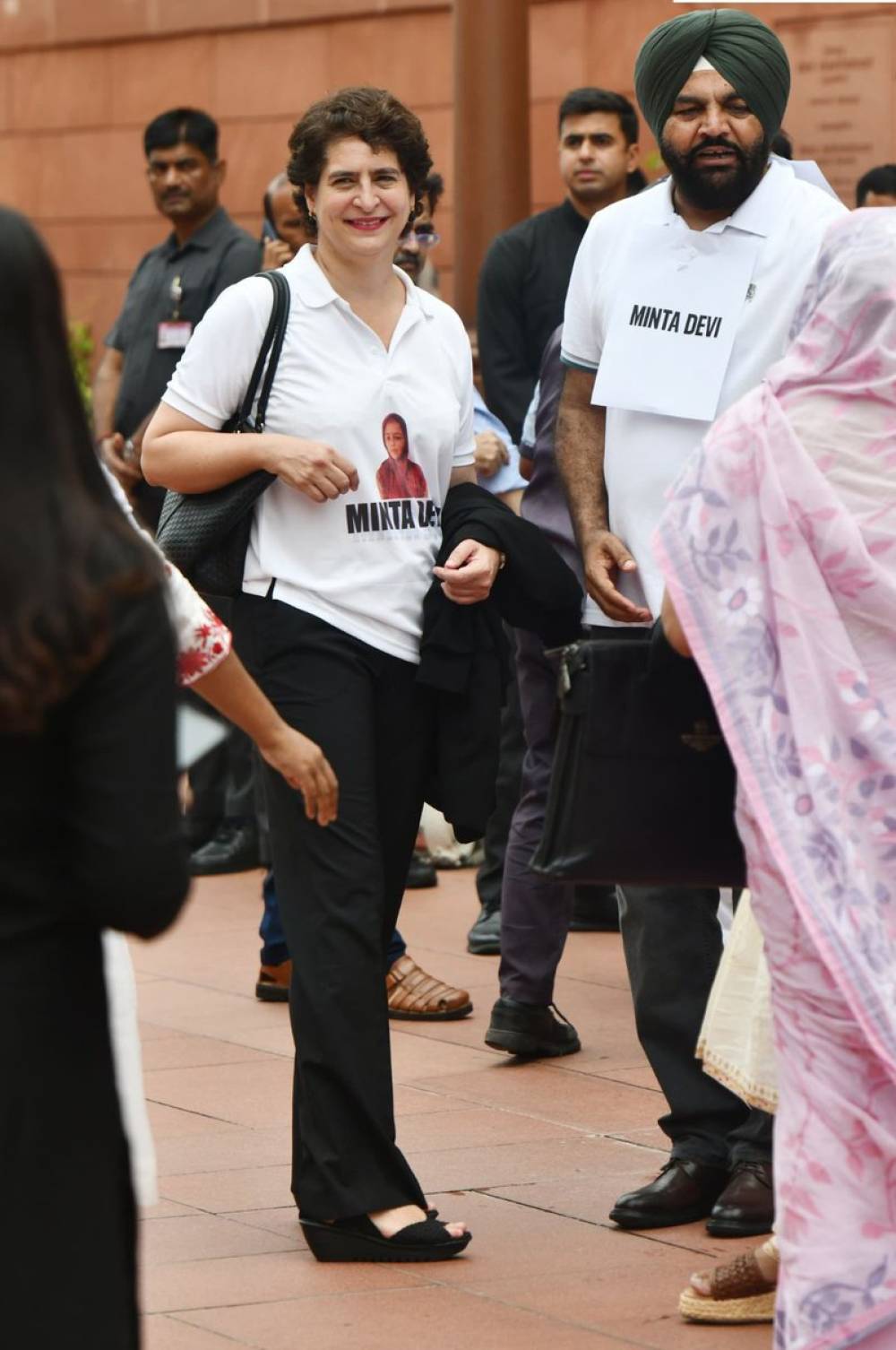 124 साल की उम्र वाली वोटर आईडी पर बवाल, मिंता देवी ने प्रियंका गांधी से जताई नाराज़गी