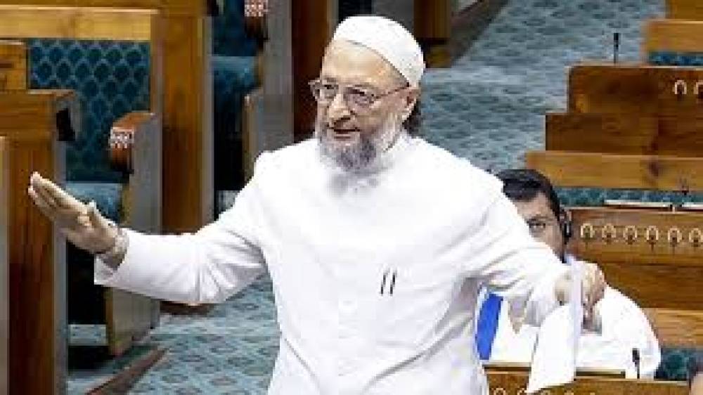 पहलगाम हमले पर ओवैसी का निशाना – "जब आतंकवाद और बातचीत साथ नहीं चल सकते, तो क्रिकेट क्यों?"