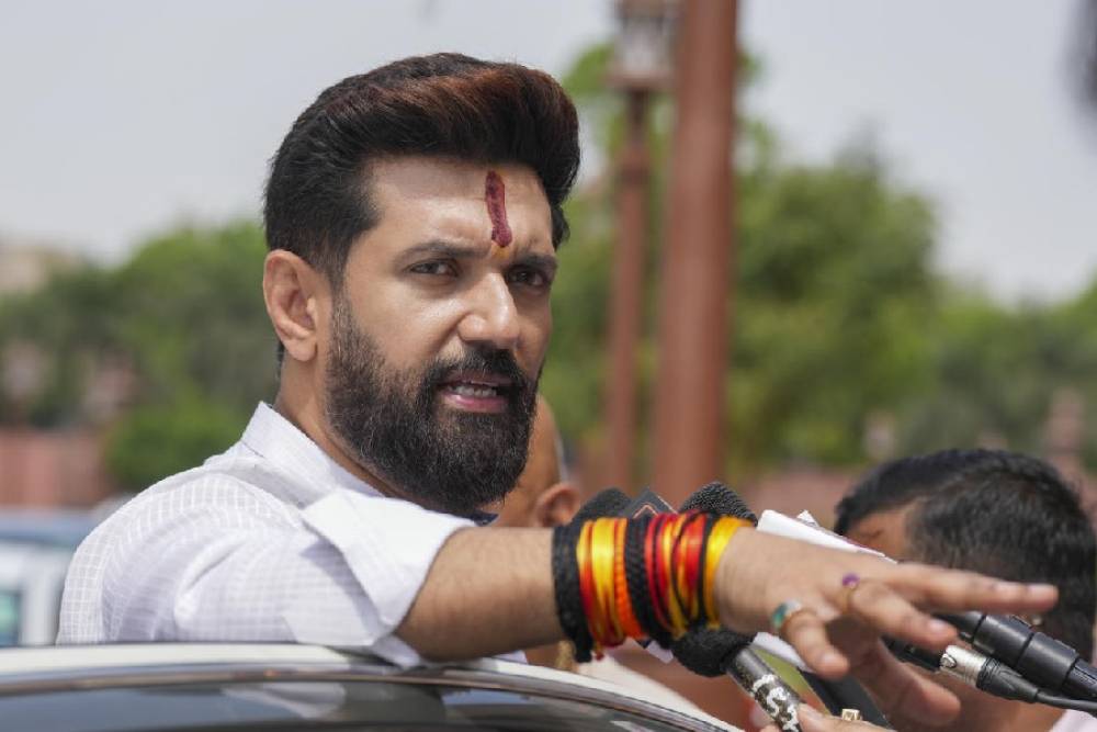 चिराग पासवान की पार्टी ने ठोका सीएम पद पर दावा