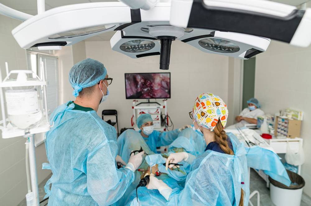 रोबोटिक सर्जरी से गंभीर एंडोमेट्रियोसिस से जूझ रही महिलाओं को नई उम्मीद