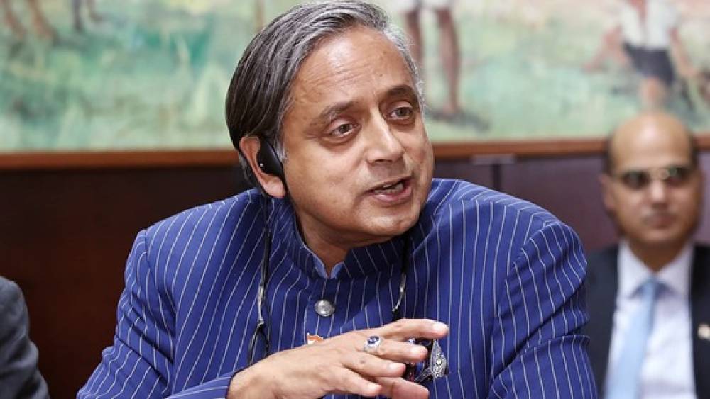 अमेरिकी दोहरे मापदंड पर शशि थरूर का हमला, कहा – "औपनिवेशिक सोच अब नहीं चलेगी