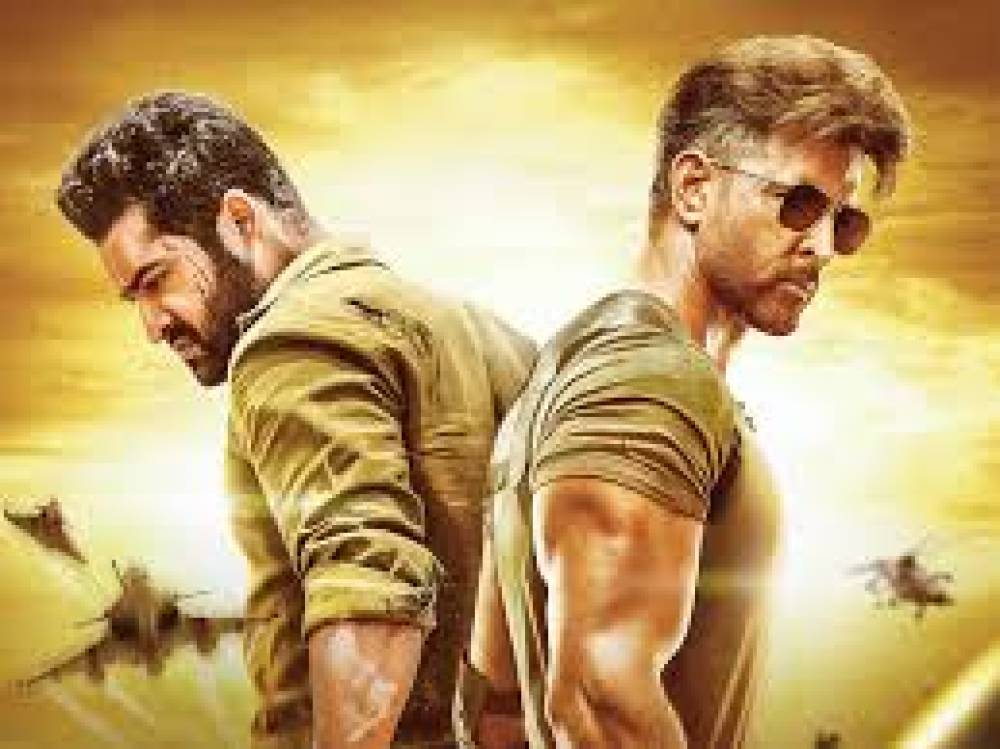 ‘वॉर 2’ की धीमी रफ्तार — स्पाई यूनिवर्स की सबसे कमजोर ओपनिंग, ‘छावा’ से भी पीछे