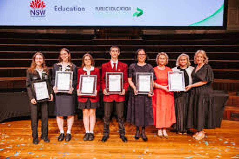 एनएसडब्ल्यू में शिक्षा के क्षेत्र में उत्कृष्टता: पुरस्कार विजेता छात्रों और शिक्षकों की पूरी सूची जारी