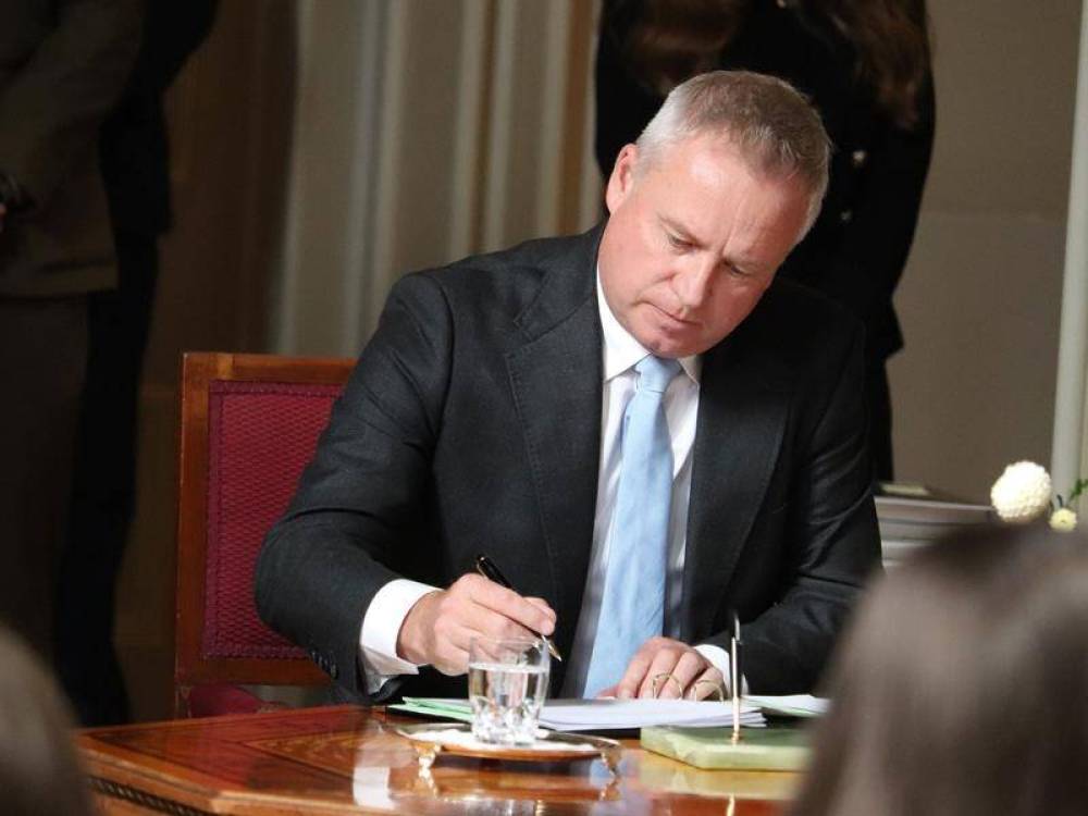 रॉकलिफ़ ने तस्मानिया के प्रीमियर के रूप में ली शपथ, लेकिन विधानसभा में विश्वास मत की चुनौती बरकरार