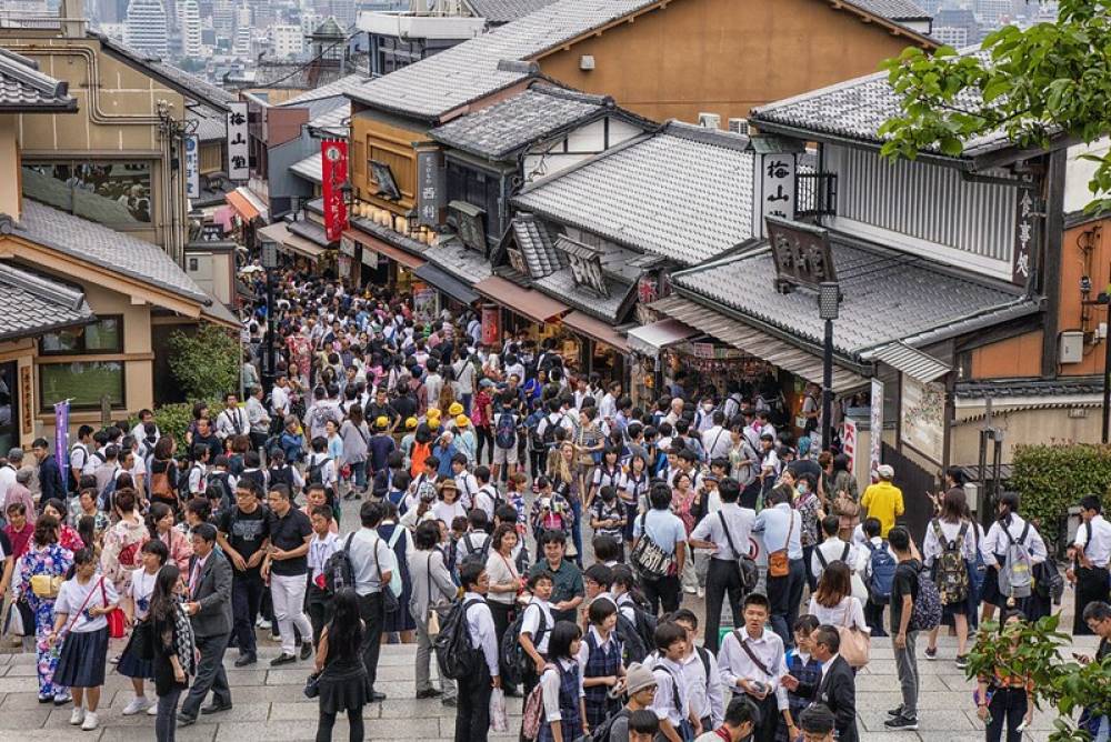 जापान के क्योटो में पर्यटन पर सख्ती: भीड़ से परेशान शहर ने उठाया कड़ा कदम