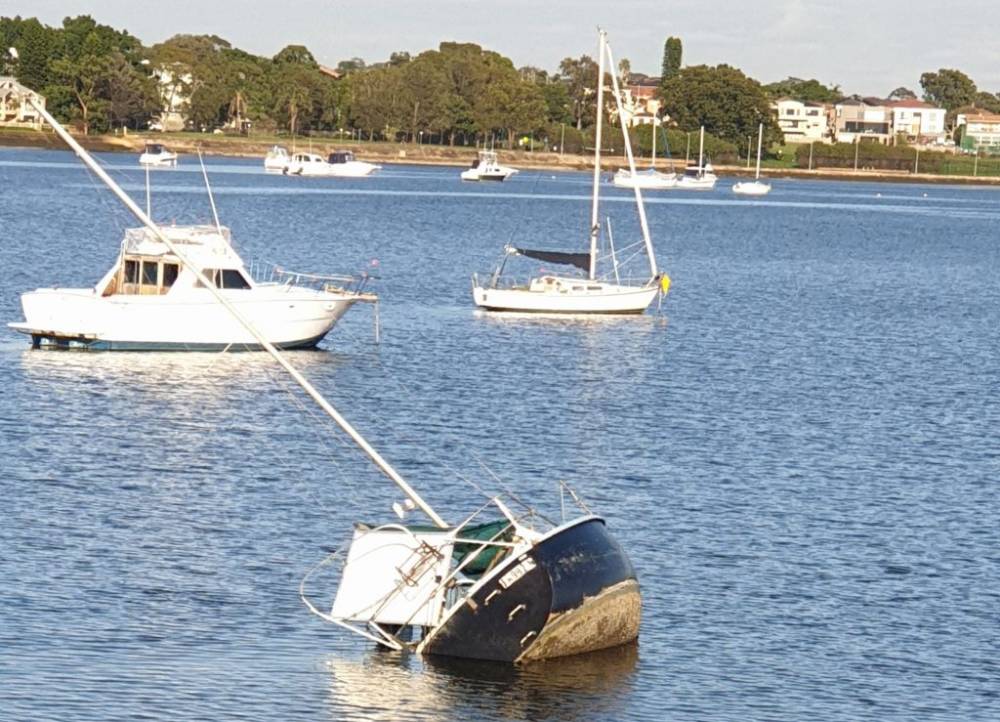 सिडनी हार्बर का शर्मनाक राज़ – एक नाव डीलर पर उठी उंगलियां