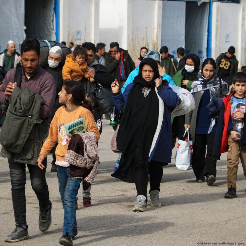 ईरान से 5 लाख से अधिक अफगानियों की वापसी, साल के अंत तक 30 लाख की घर-वापसी की उम्मीद — क्यों ईरान और पाकिस्तान चला रहे हैं 'मास डिपोर्टेशन'?