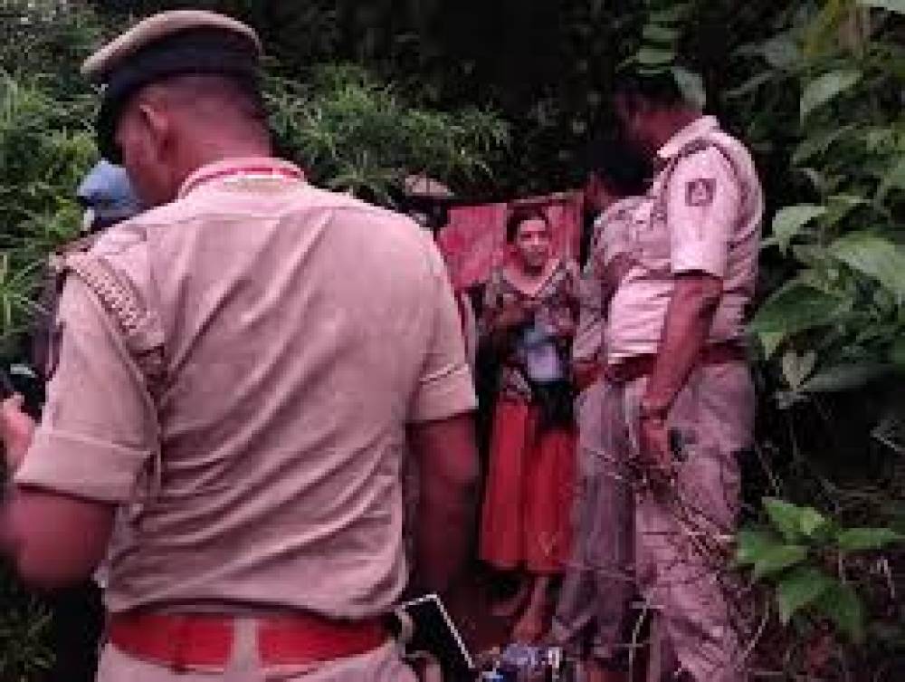 जंगल की गुफा में 7 साल से रह रही रूसी महिला बेटियों संग मिली, कर्नाटक के गोकर्ण से चौंकाने वाला मामला