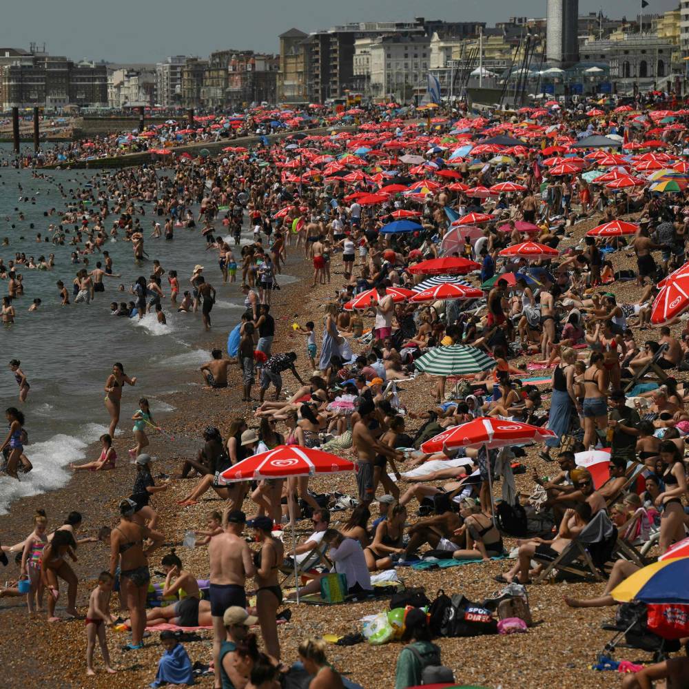 दुनिया झुलसी भीषण गर्मी में: यूरोप में 100 वर्षों में पहली बार तापमान 40°C पार, रेड अलर्ट जारी