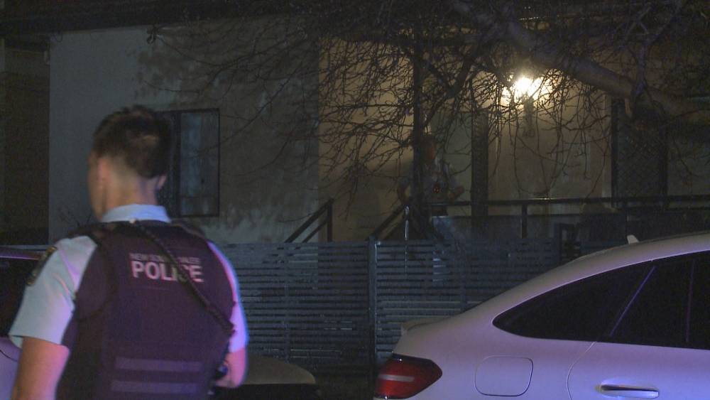 सिडनी में नकाबपोश हमलावरों ने घर में घुसकर व्यक्ति पर हमला किया