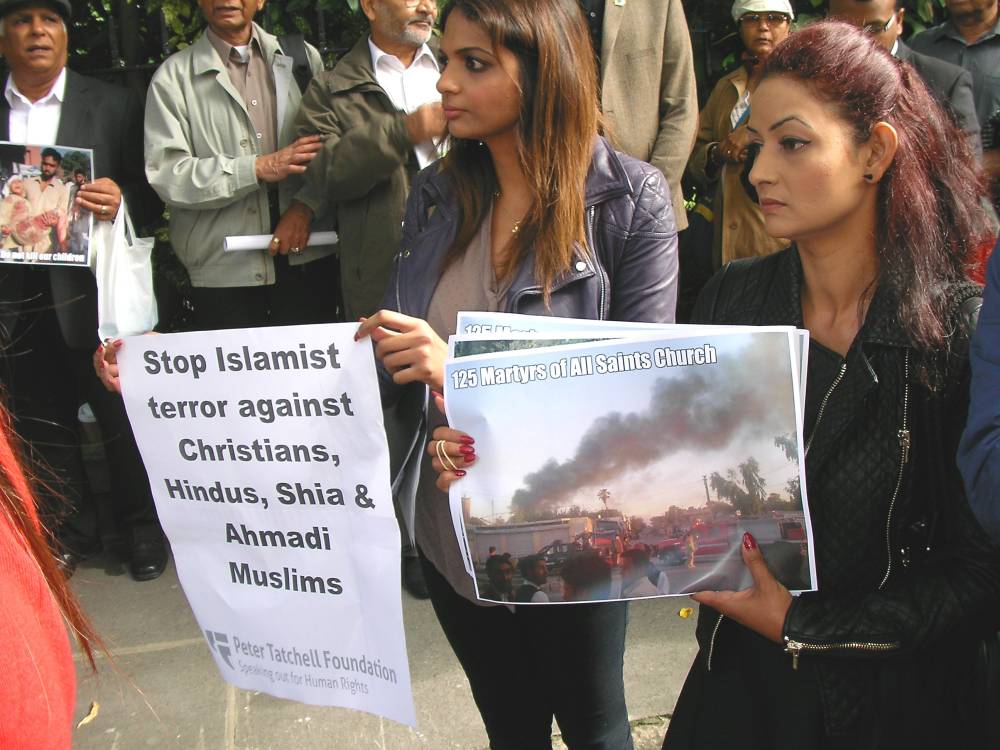 पाकिस्तान में अल्पसंख्यकों पर बढ़ते अत्याचार पर UN की चेतावनी: ईश निंदा कानून बना बड़ी चुनौती