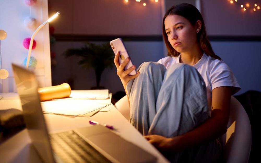 हर घंटे 100 मौतें: दुनिया को निगल रही है अकेलेपन की महामारी