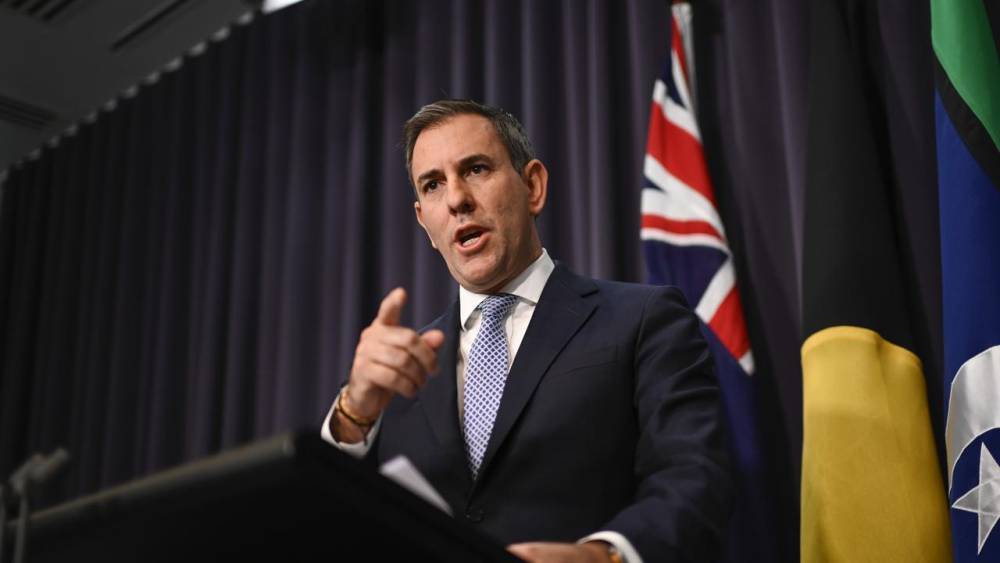 ट्रेजरी दस्तावेज़ लीक के बाद चाल्मर्स ने दिए नए कर और खर्च में कटौती के संकेत