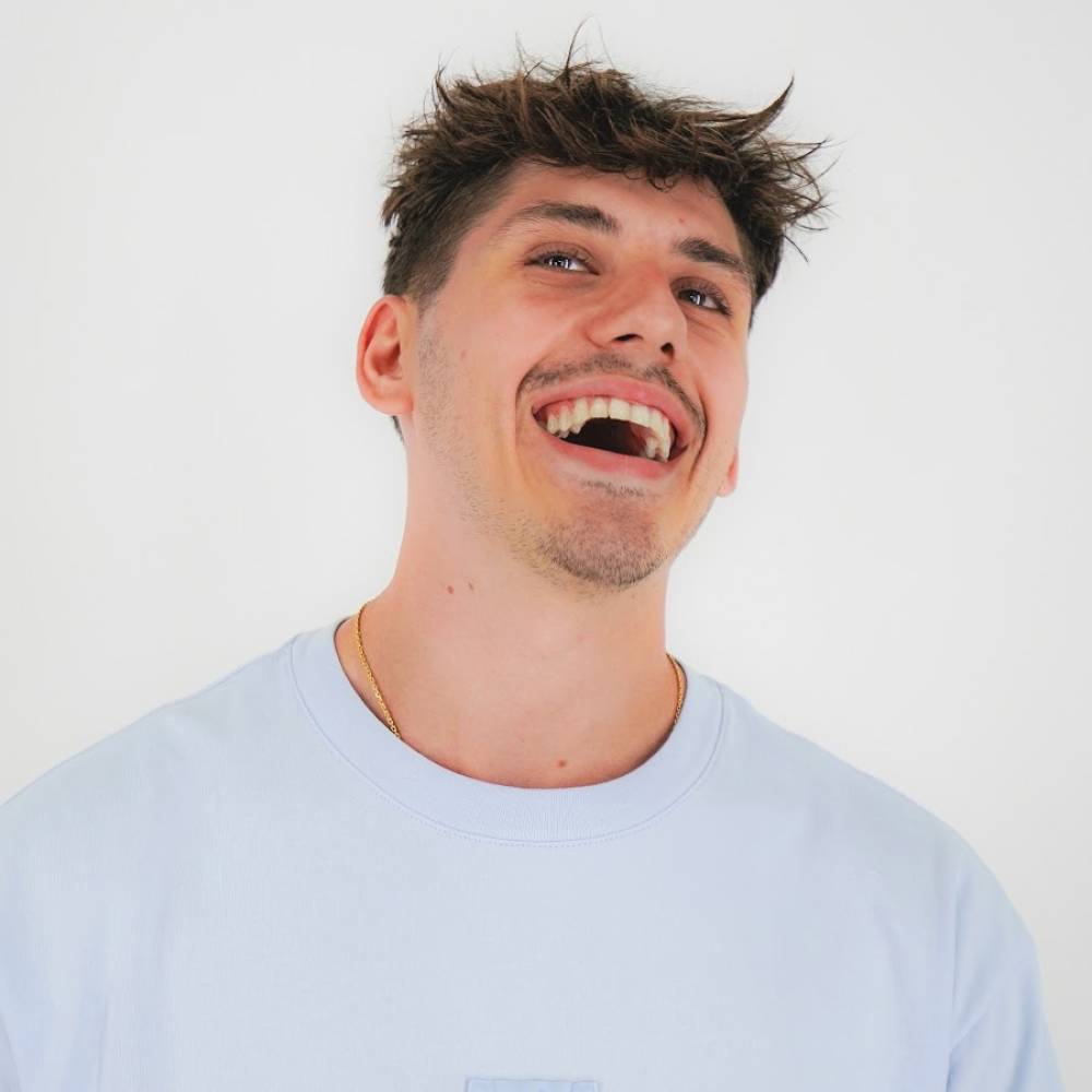 यू-ट्यूबर पीट ज़ोगूलस को ‘स्कैमर्स’ को उजागर करने वाले वीडियो पर स्टॉकिंग के आरोप, जेल की कगार तक पहुंची कहानी