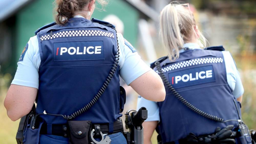 बिडविल, सिडनी में दो महिला पुलिस अधिकारियों पर कथित हमला