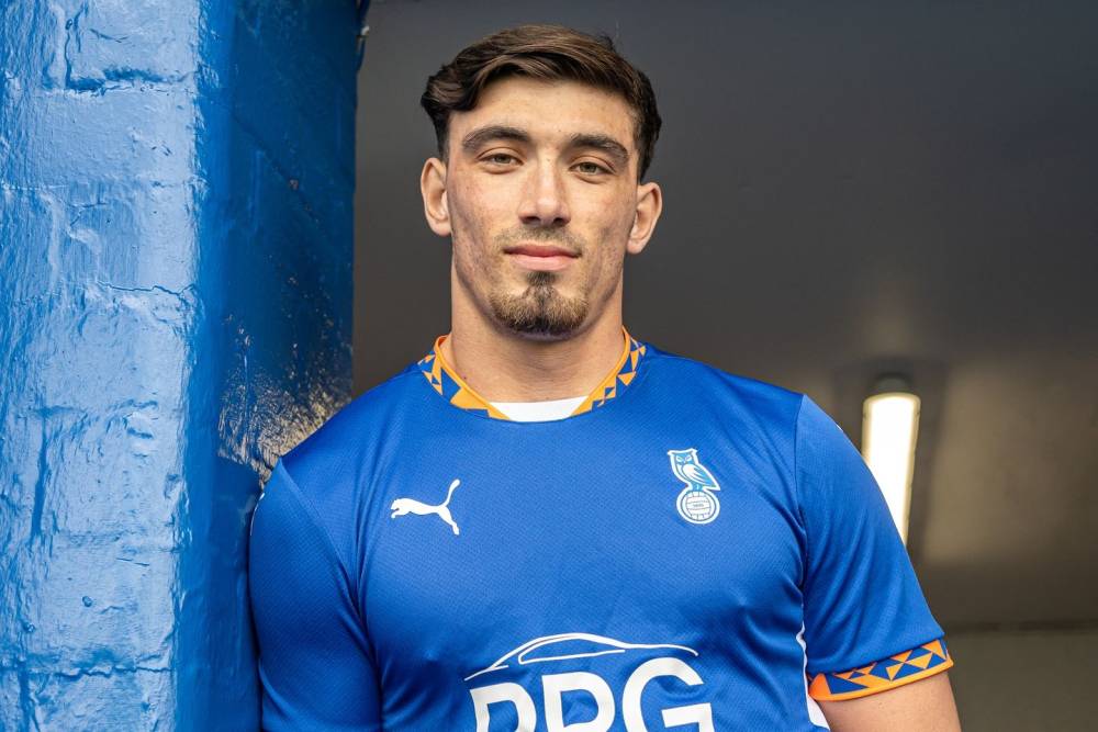 इबीजा में फुटबॉल स्टार ने महिला पर कुर्सी फेंकी, वीडियो वायरल होने के बाद बोले - 'मुझे बेहद अफसोस है'