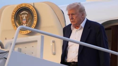 Luxury Jet ‘Gift’ Highlights How Easily Trump Can Be Flattered