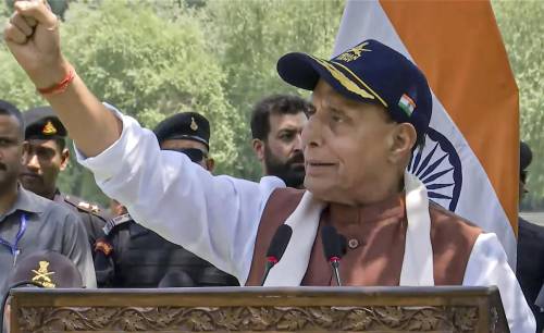 रक्षा मंत्री राजनाथ सिंह का बड़ा बयान: पाकिस्तान के पास परमाणु हथियार सुरक्षित नहीं, IAEA की निगरानी में लिए जाने की मांग
