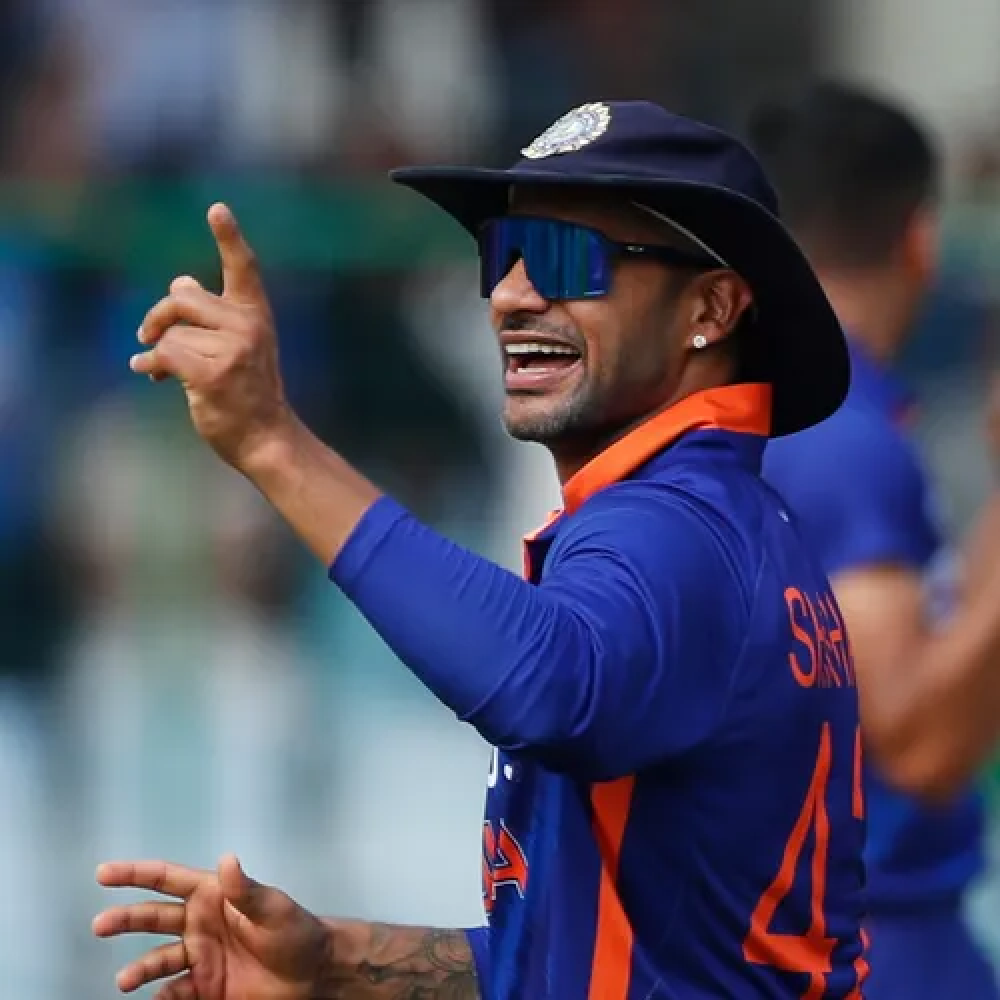 ऑनलाइन बेटिंग ऐप केस: शिखर धवन ED दफ्तर में पेश, पूछताछ जारी