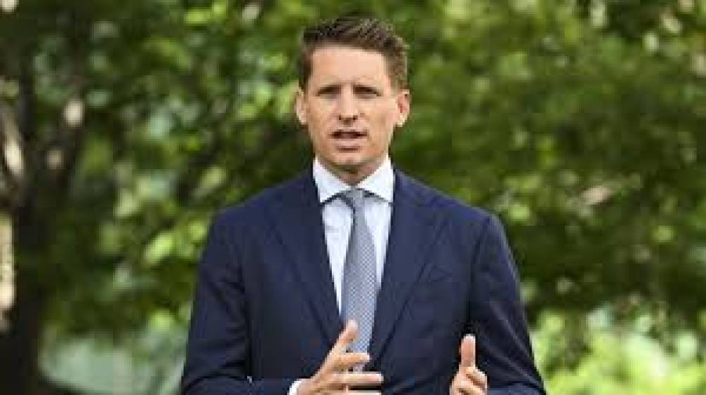 एंड्रयू हैस्टी की ‘नेट-ज़ीरो’ नीति पर आपत्ति, फ्रंटबेंच पद पर संकट