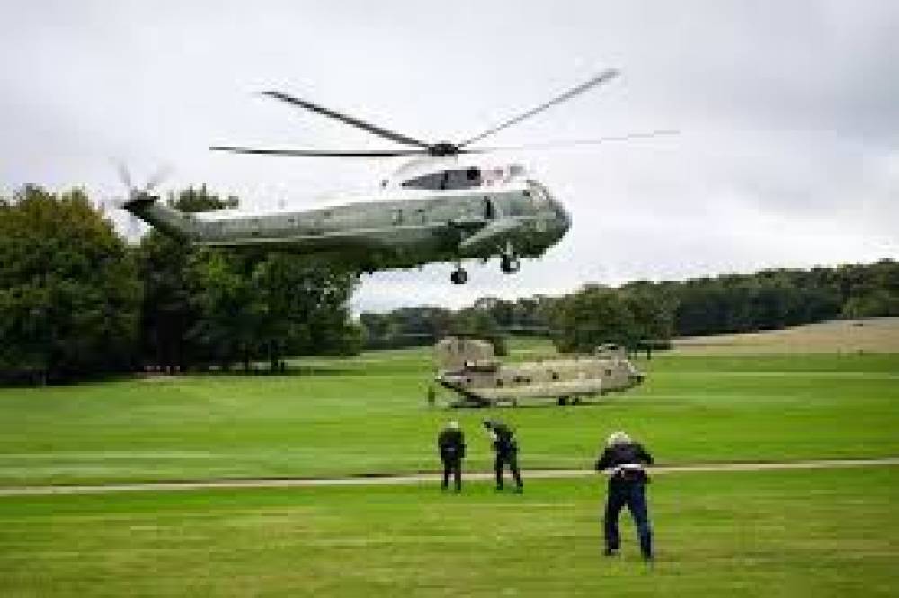 ट्रंप का ब्रिटेन दौरा: हेलिकॉप्टर की आपात लैंडिंग, प्रेस कॉन्फ्रेंस में बड़े बयान